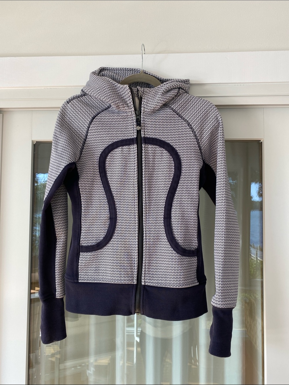Lululemon athletica Women’s Hooded Zip Jacket in White and Navy
